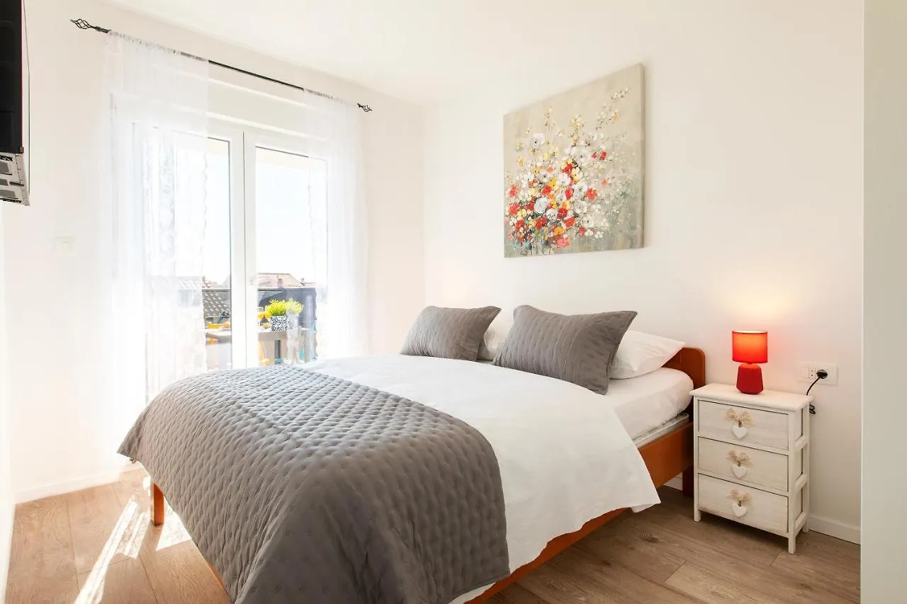 Sunny Island Apartment 트로기르